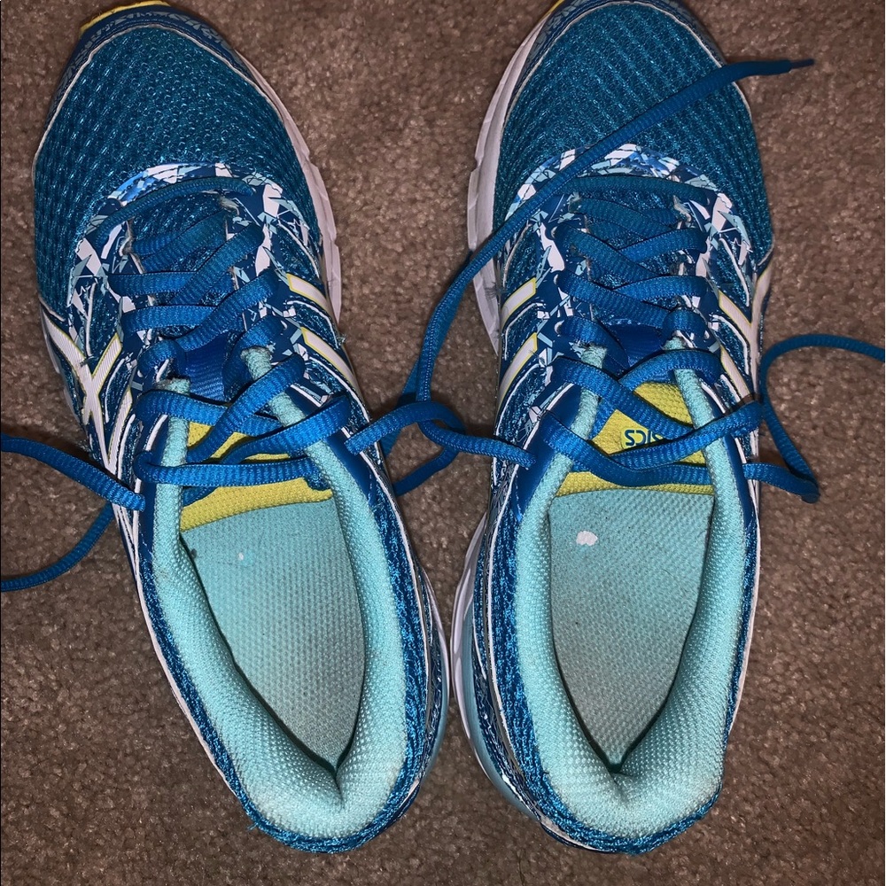Women’s ASICS - Picture 3 of 3